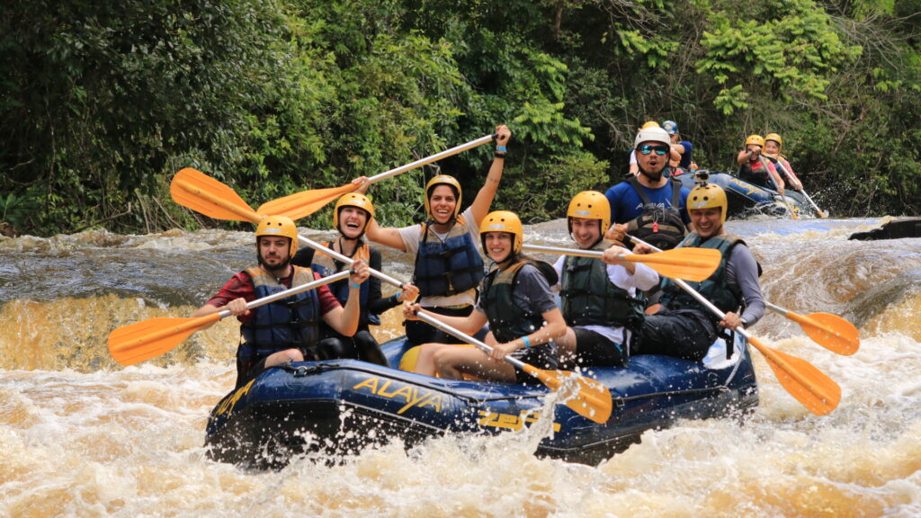 Roteiro de 1 dia em Brotas com a Alaya - rafting, tirolesa e day use