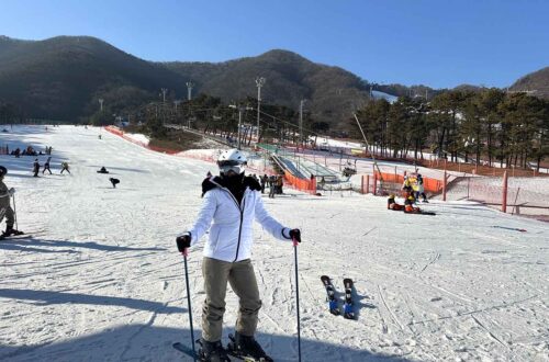 Pista para iniciantes no Jisan Forest Resort, local para esquiar perto de Seul