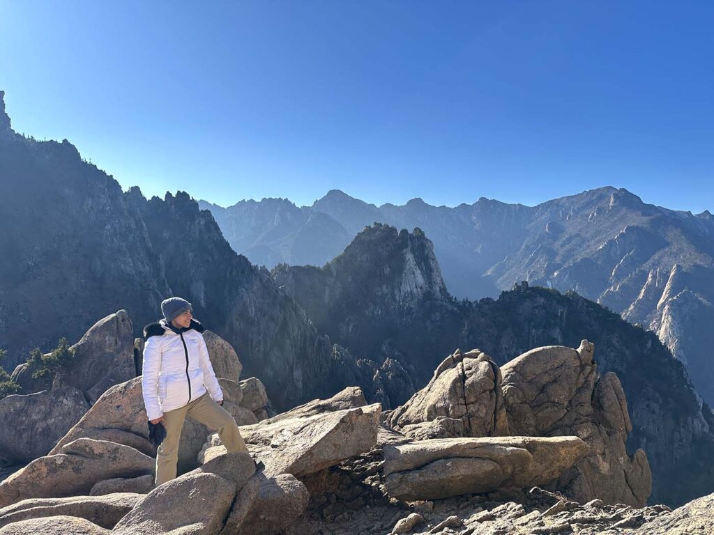 Vista do Pico Gwongeumseong para o parque Seoraksan