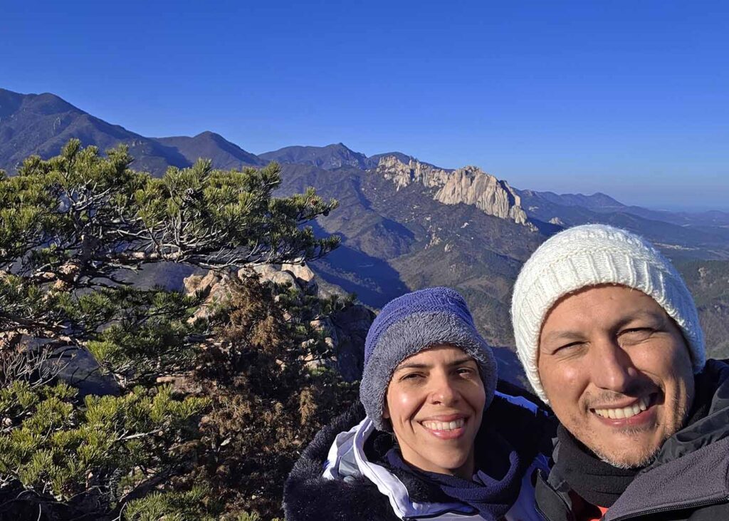 Vista da Ulsanbawi Rock no Pico Gwongeumseong